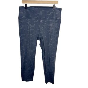 ZYIA gray cropped leggings camouflage size 20